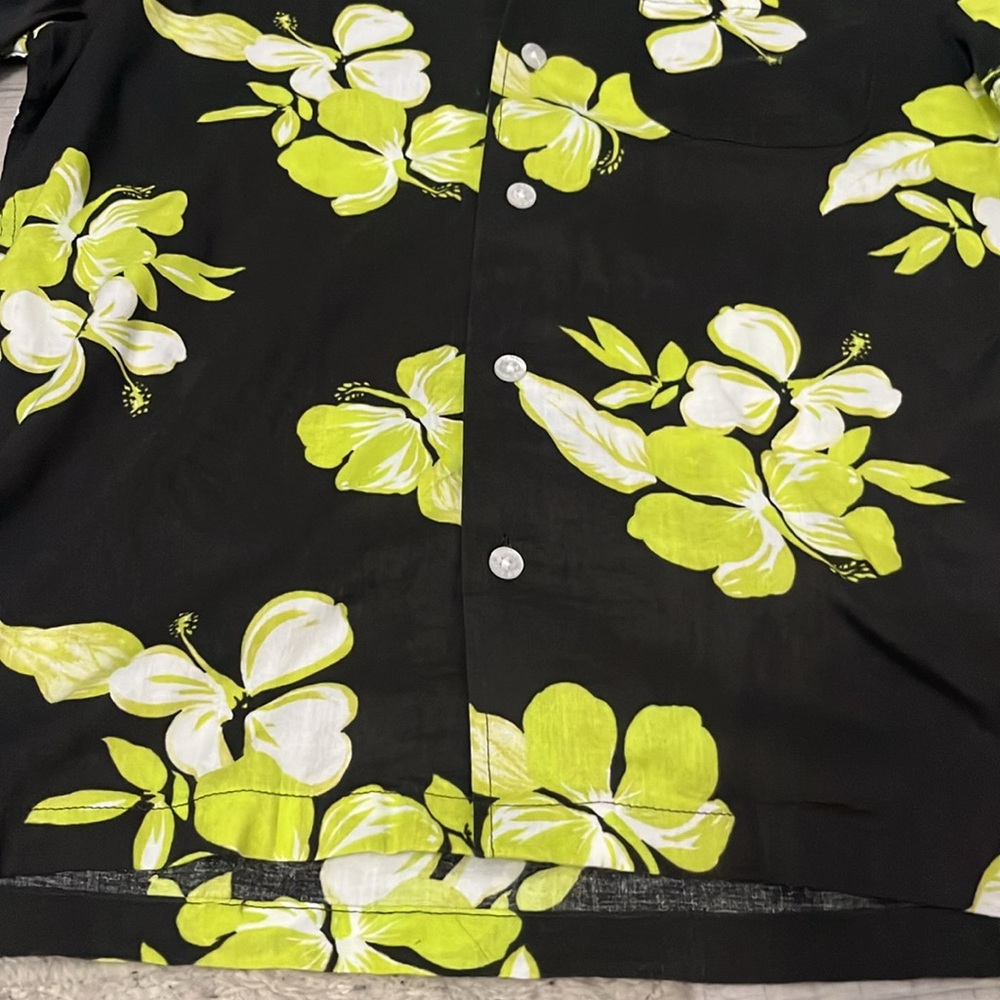 ✨Print button down✨ - Picture 2 of 6